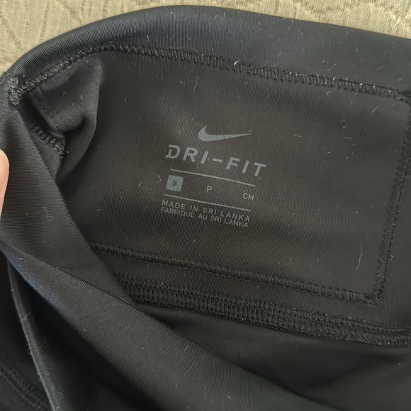 Black Nike Exercise Leggings Dri-Fit - Picture 5 of 6